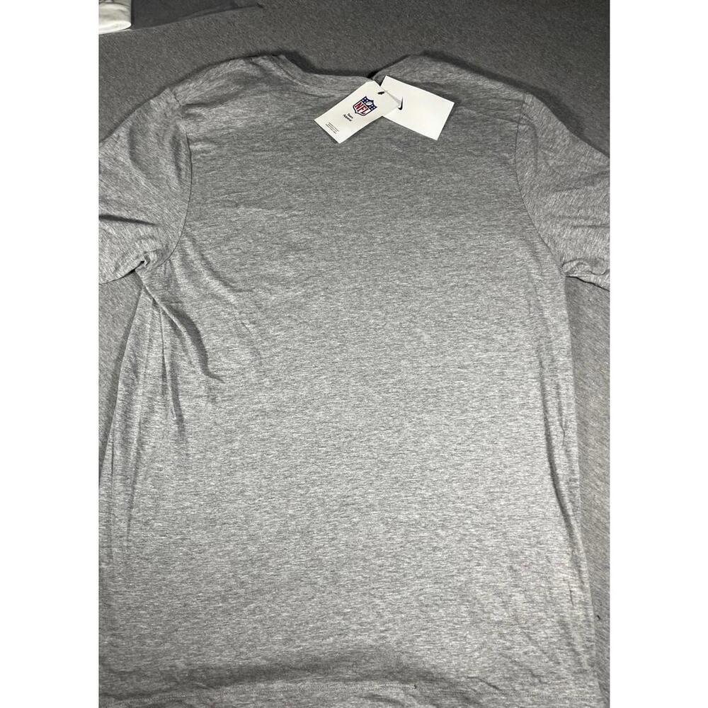 New with tags Atlanta Falcons Men’s Medium NFL Sports Gray Graphic T-Shirt - Picture 8 of 8